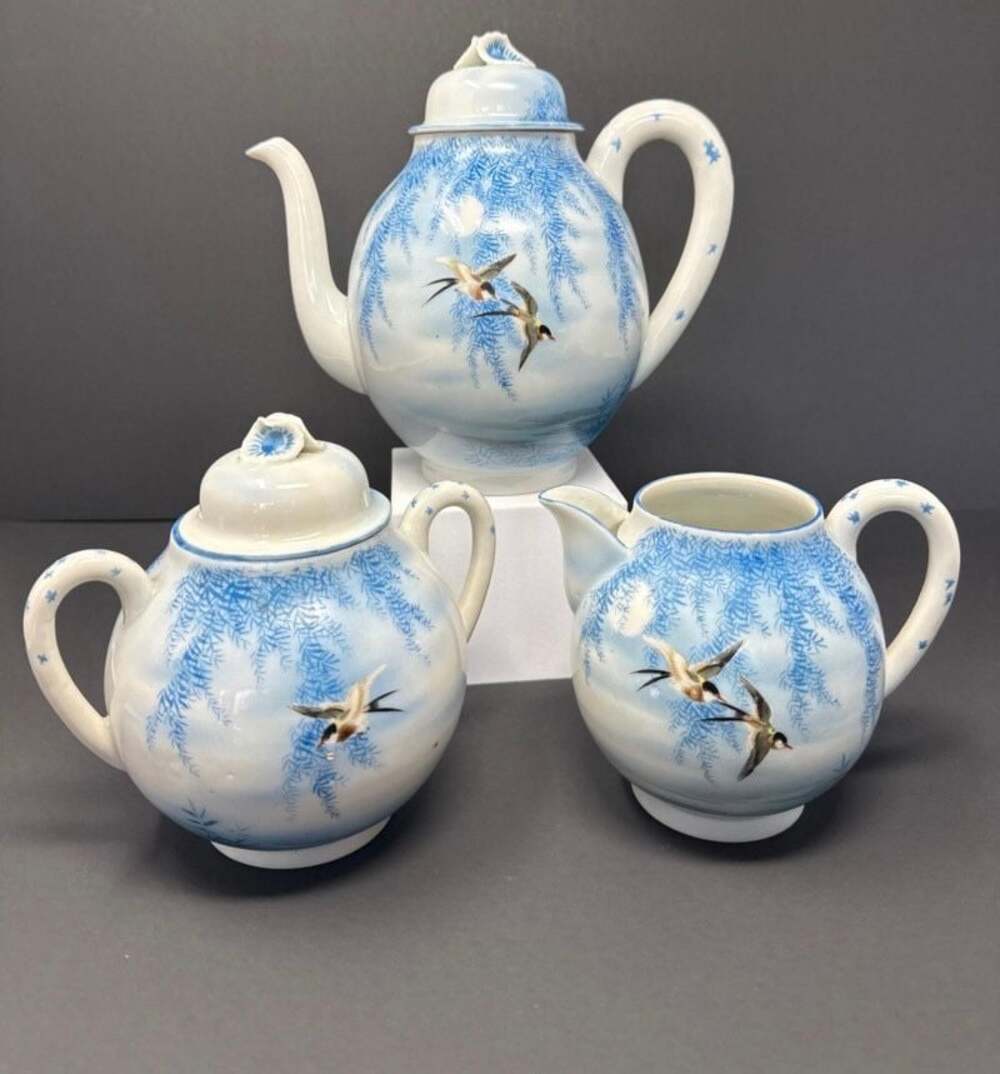 VTG Kutani Ware Japanese Porcelain Teapot Sugar Bowl and Creamer Set